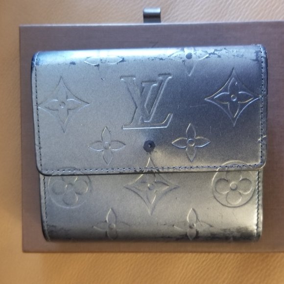 COPY - Pre-owned Louis Vuitton Matte Vernis Bifold Wallet - Picture 2 of 7